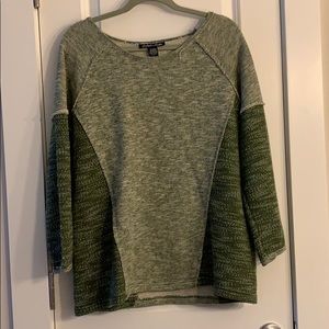 Green long sleeve pullover